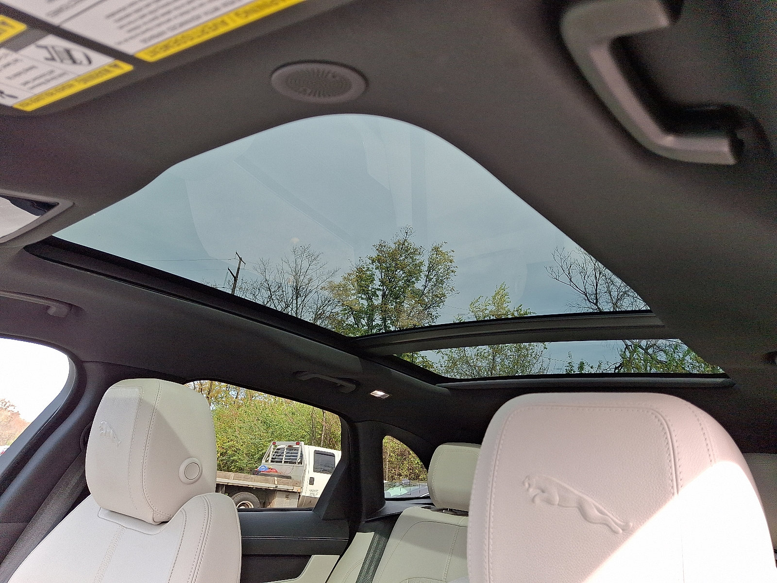 Used 2026 Jaguar F-PACE R-Dynamic S image 14