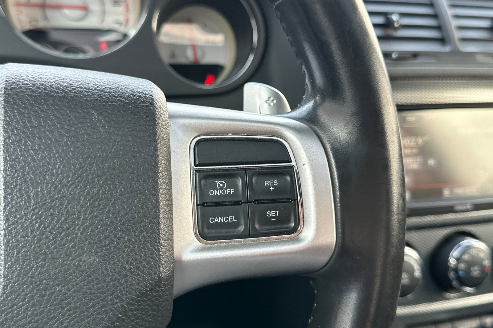 Used 2013 Dodge Challenger R/T image 34