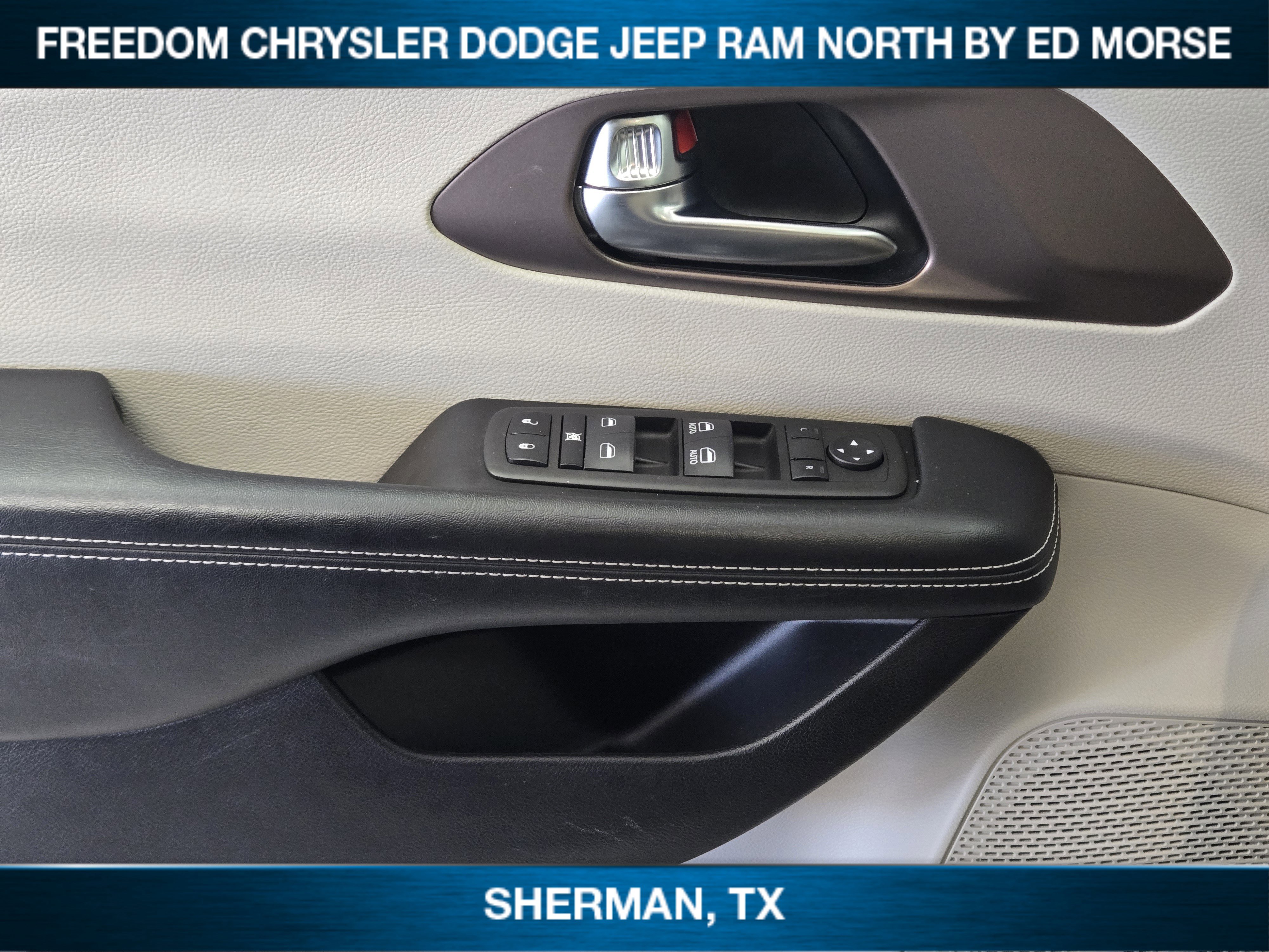 Used 2023 Chrysler Voyager LX image 17