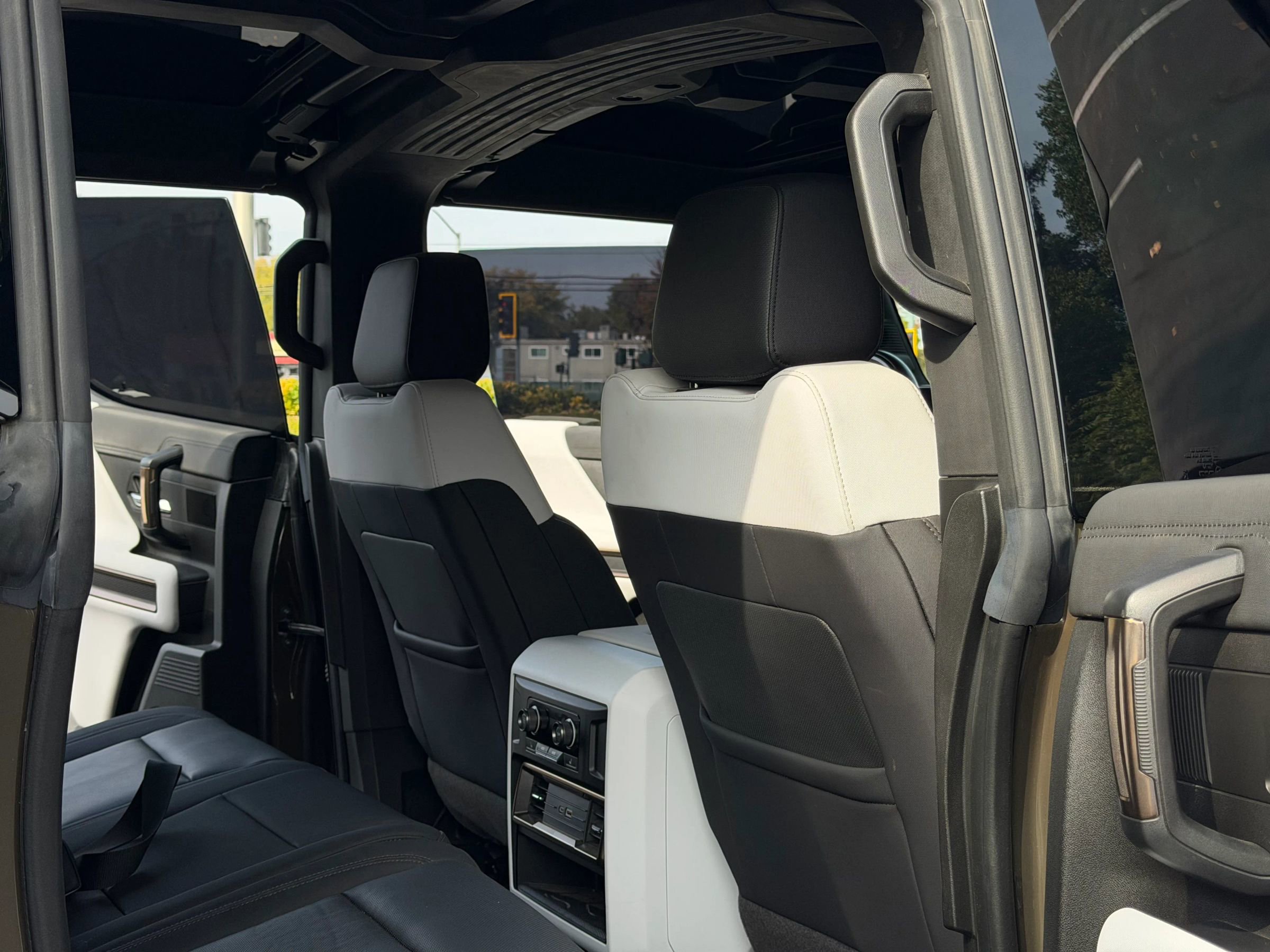 Used 2024 GMC Hummer EV 2X image 15