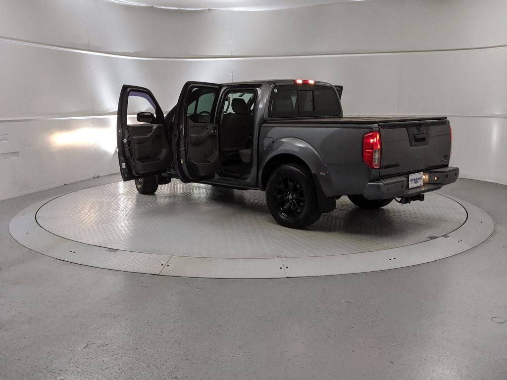 Used 2021 Nissan Frontier SV w/ Midnight Edition Floor Mats image 10