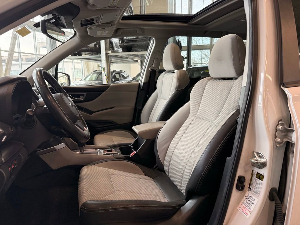 Used 2022 Subaru Forester Premium image 9