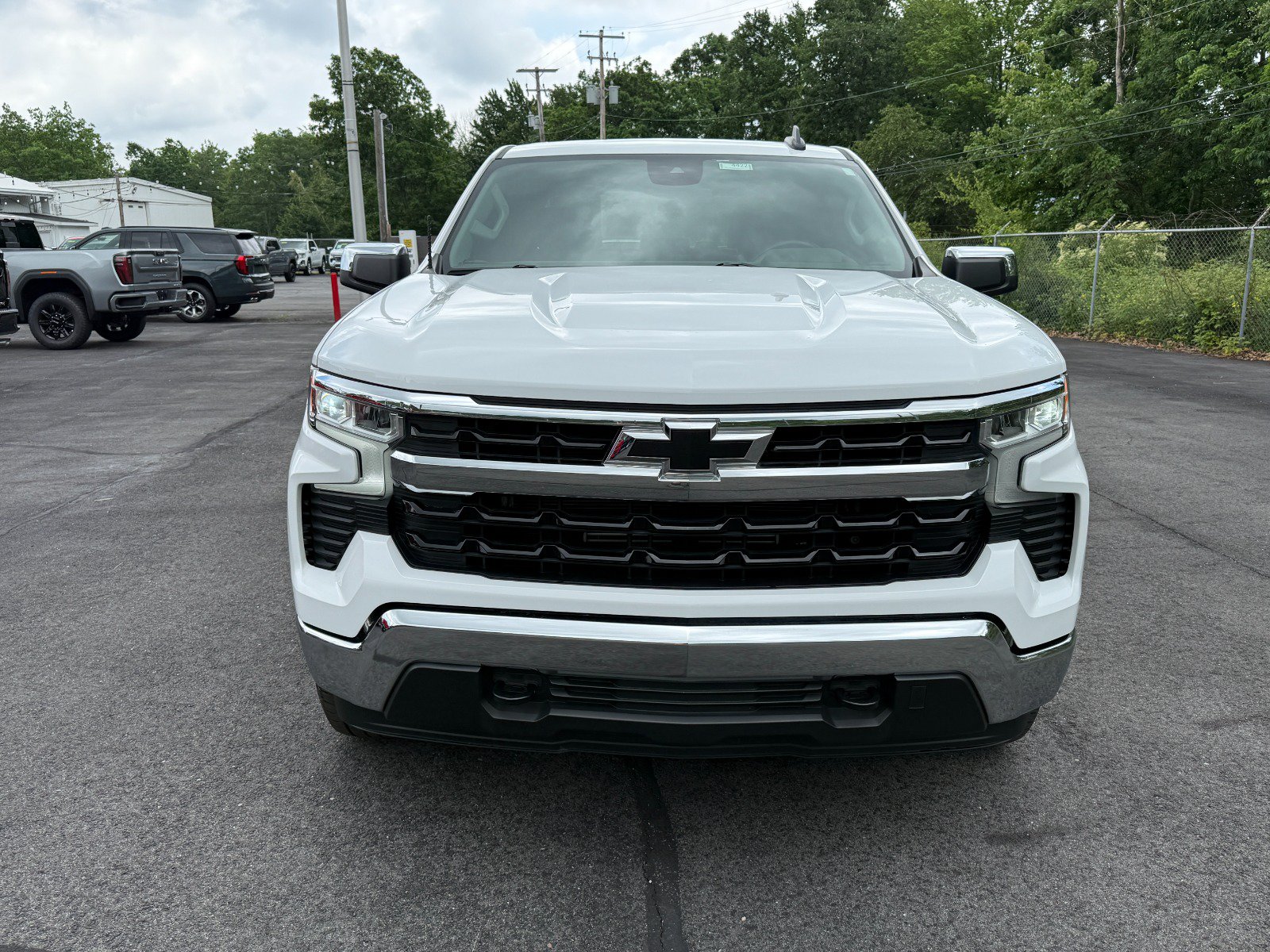 Used 2023 Chevrolet Silverado 1500 LT AWD/4WD image 8