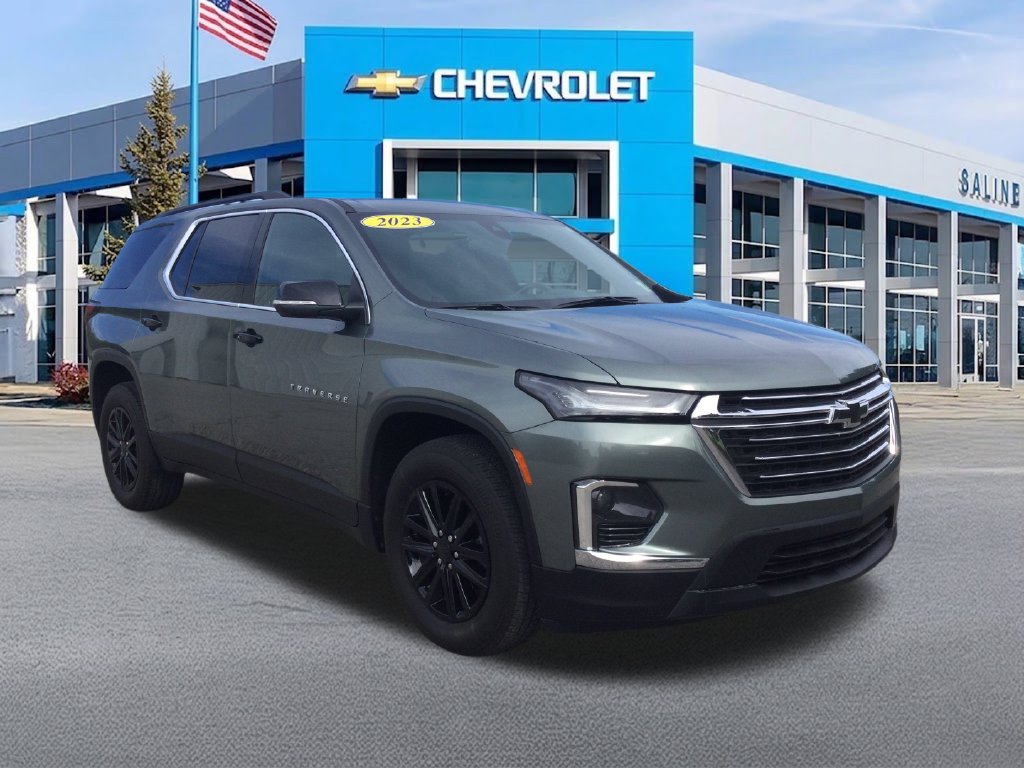 Used 2023 Chevrolet Traverse LT