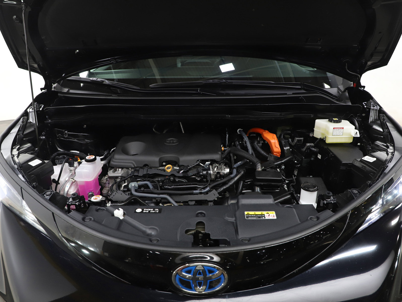 Used 2025 Toyota Sienna XSE image 33