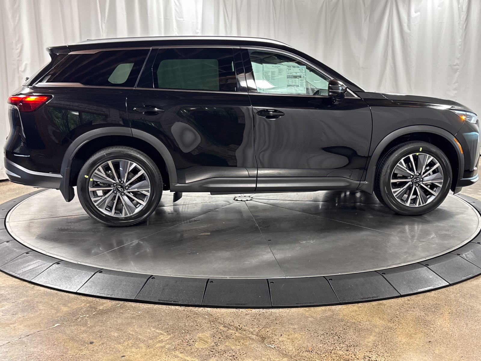New 2027 INFINITI QX60 Luxe w/ Cargo Package AWD/4WD image 6