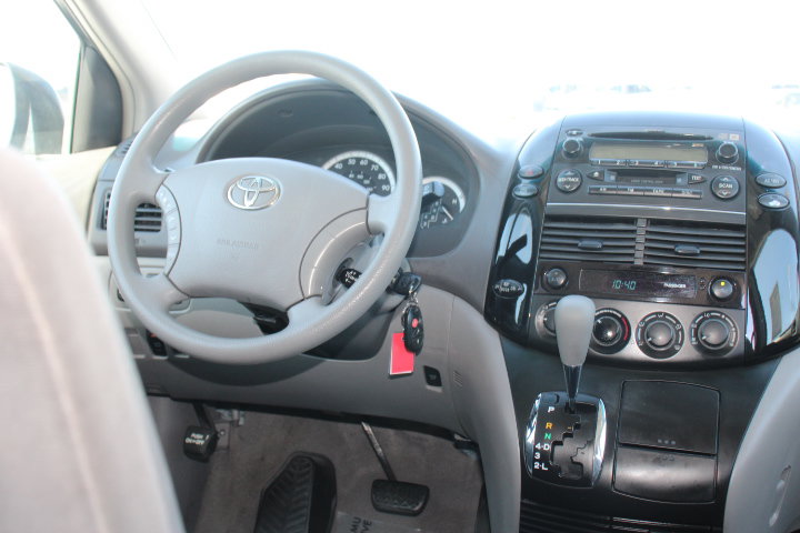 Used 2004 Toyota Sienna LE FWD image 21
