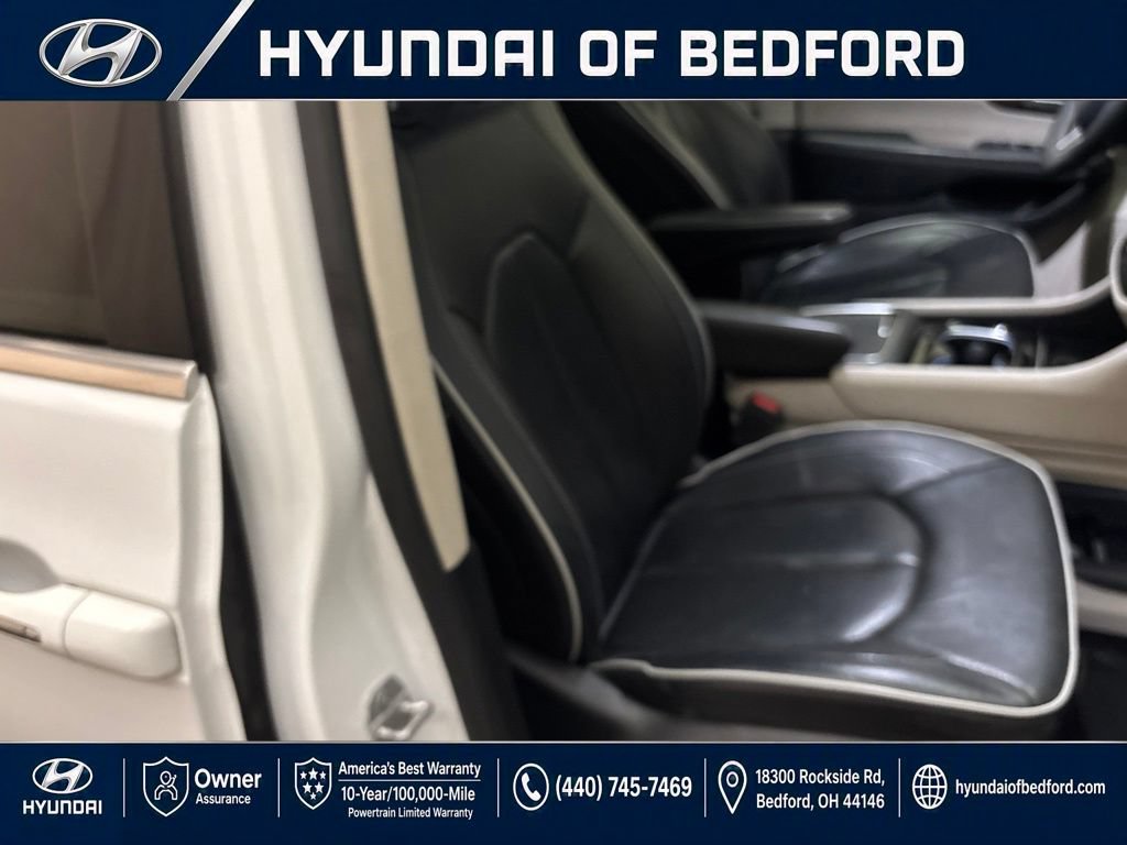 Used 2023 Chrysler Pacifica Limited FWD image 31