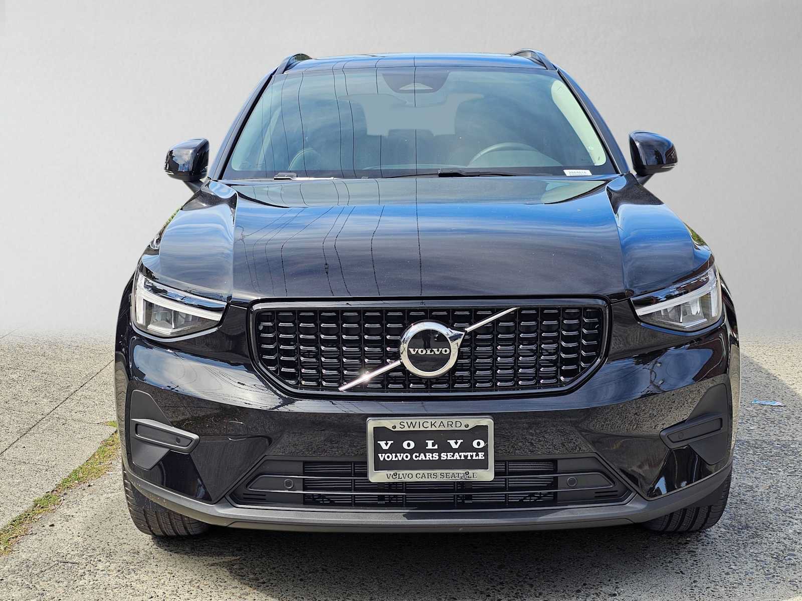 New 2026 Volvo XC40 B5 Core w/ Protection Package Premier AWD/4WD image 8