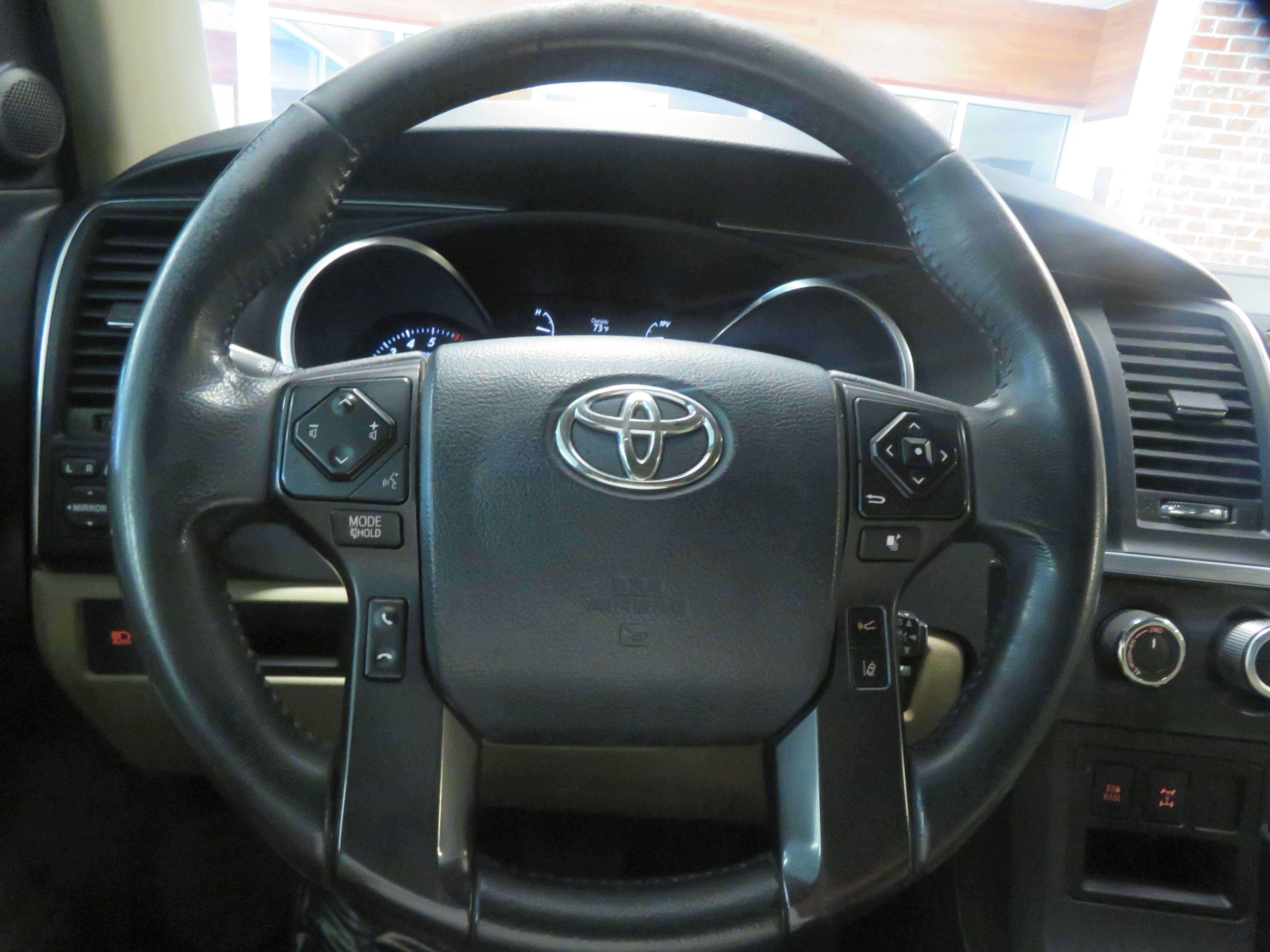 Used 2018 Toyota Sequoia Limited w/ Safety & Convenience Package AWD/4WD image 32