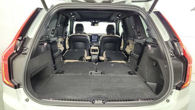 New 2026 Volvo XC90 T8 Ultra w/ Protection Package Premier AWD/4WD image 44