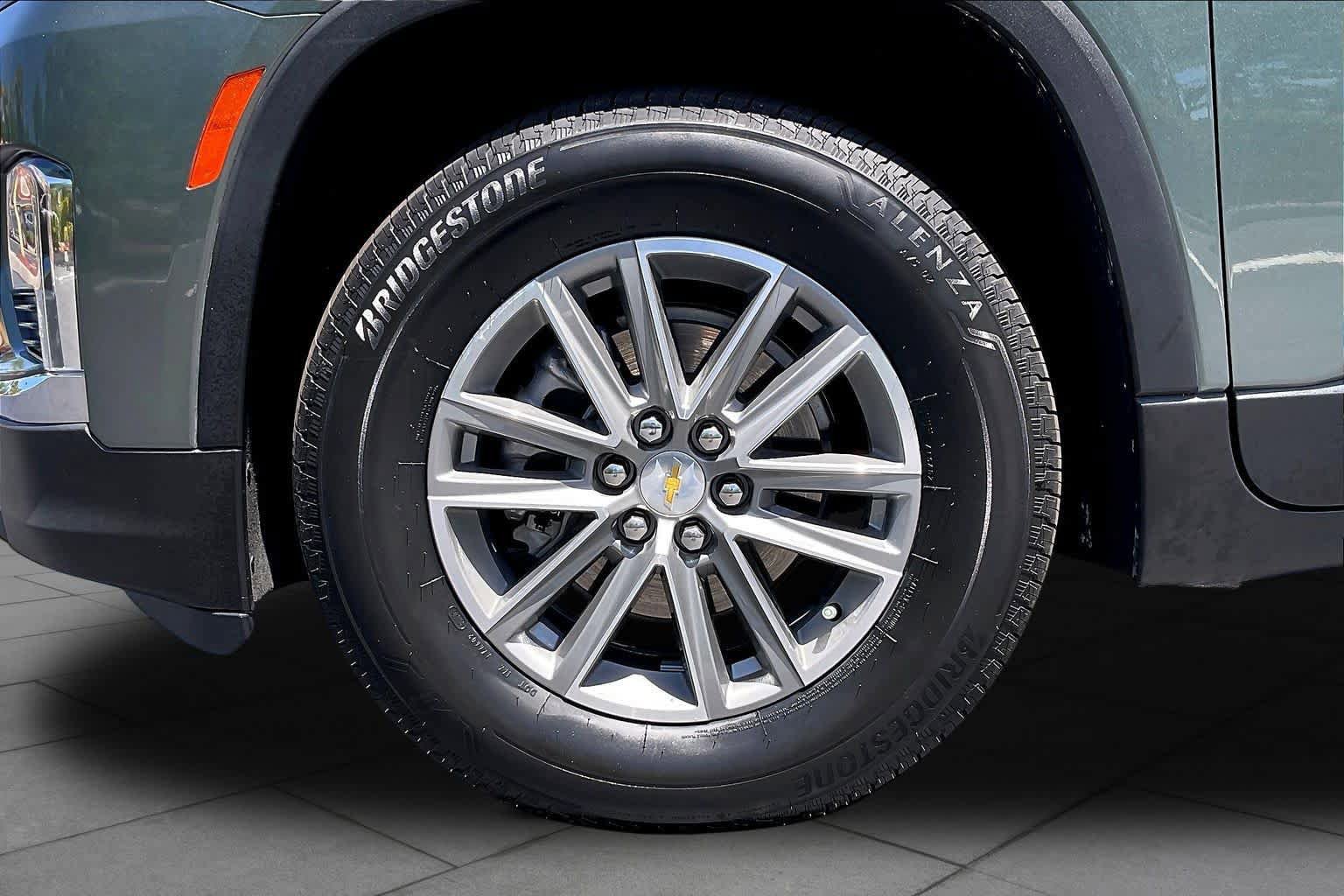 Certified 2023 Chevrolet Traverse LT FWD image 10