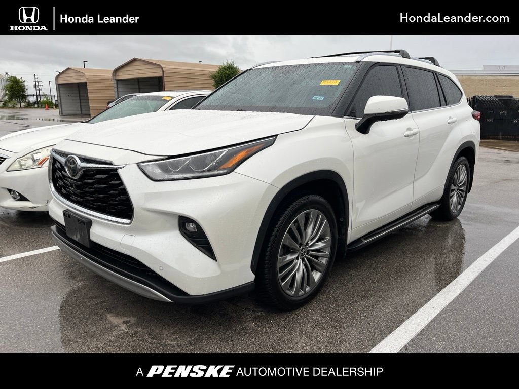 Used 2021 Toyota Highlander Platinum FWD image 1