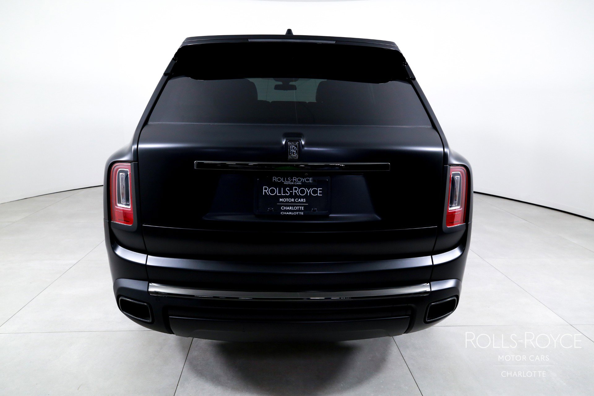 Used 2020 Rolls-Royce Cullinan Black Badge image 9
