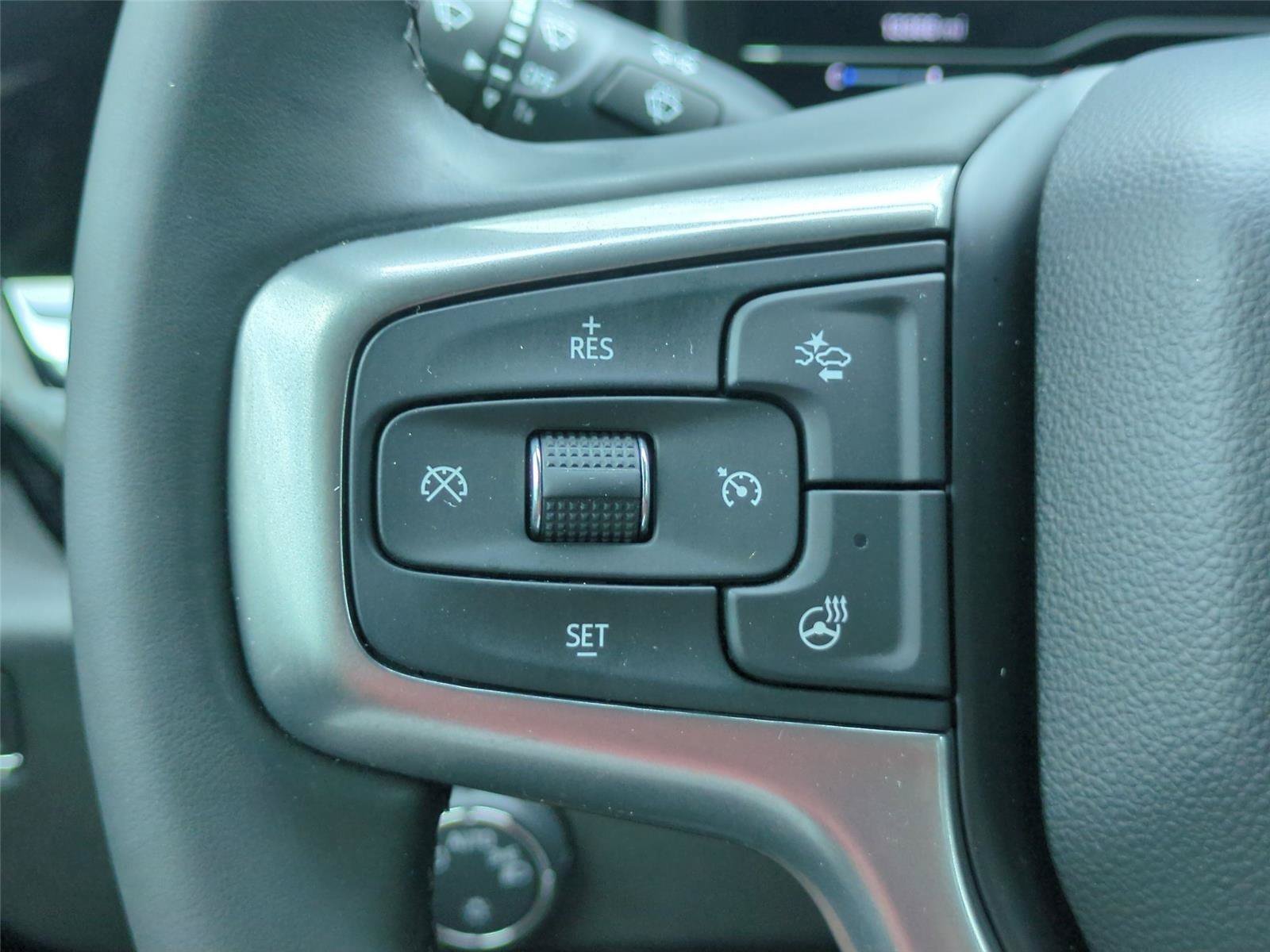 Used 2024 Chevrolet Silverado 1500 LT AWD/4WD image 17