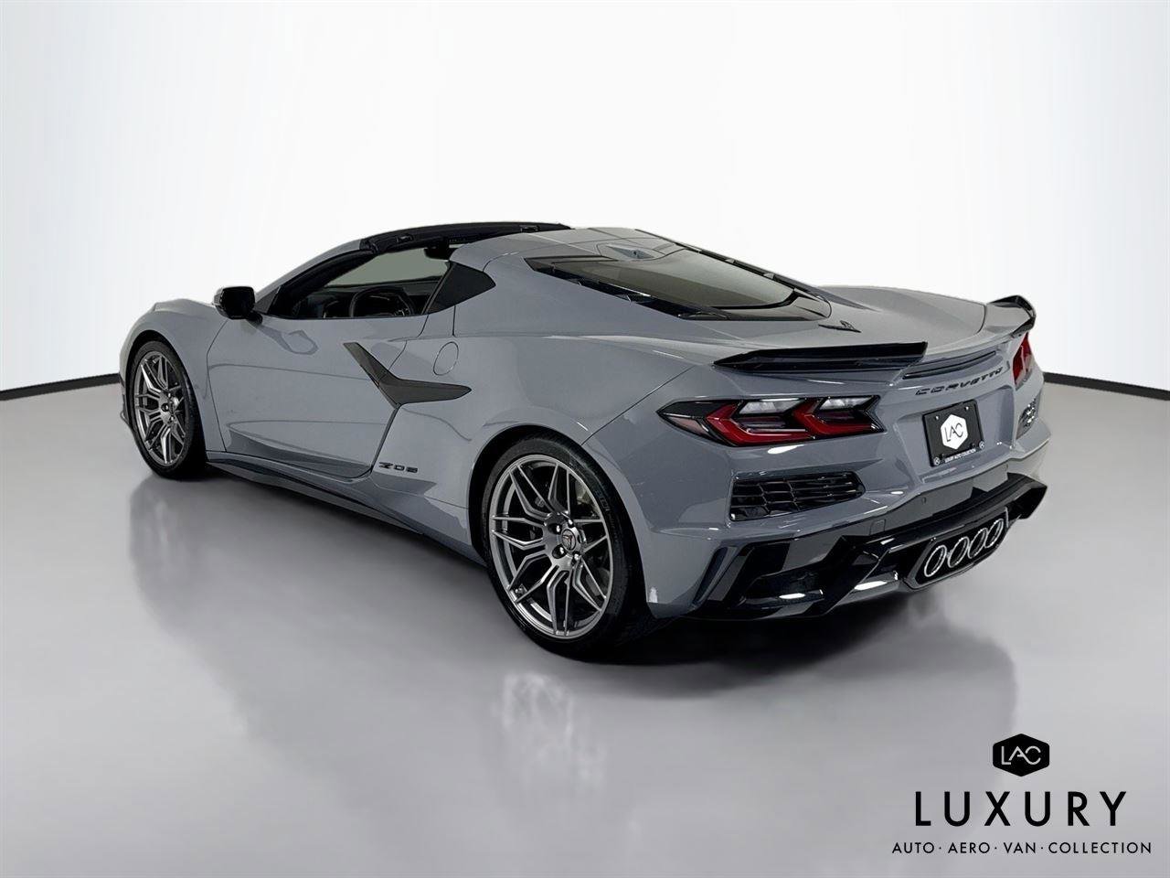 Used 2025 Chevrolet Corvette Z06 RWD image 8