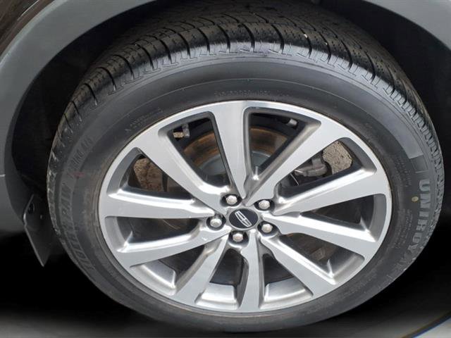 Used 2019 Lincoln Nautilus Select image 14