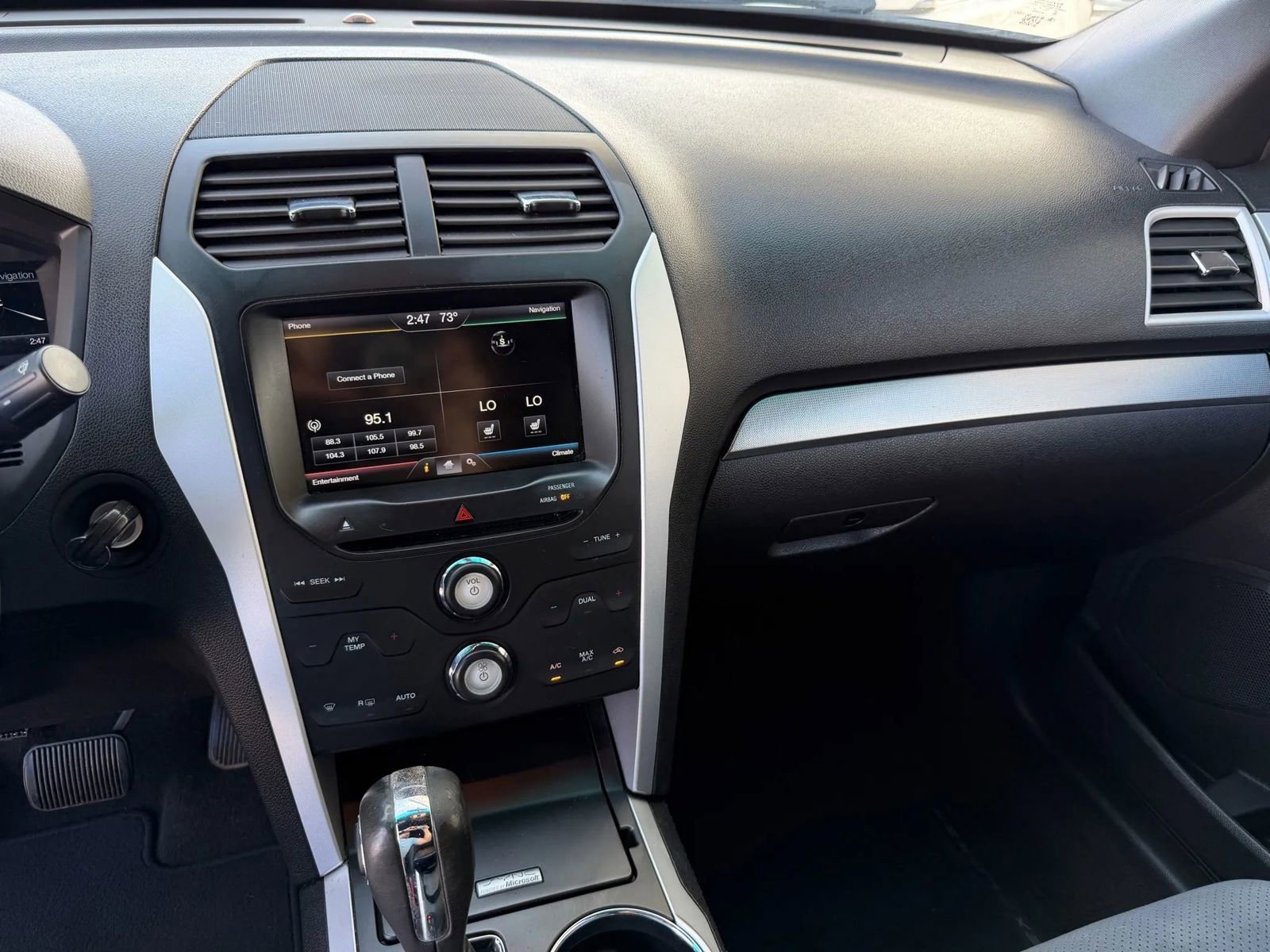 Used 2015 Ford Explorer XLT w/ Equipment Group 202A AWD/4WD image 42