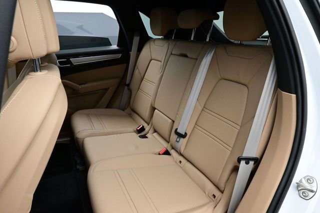 Certified 2023 Porsche Cayenne Platinum Edition AWD/4WD image 14