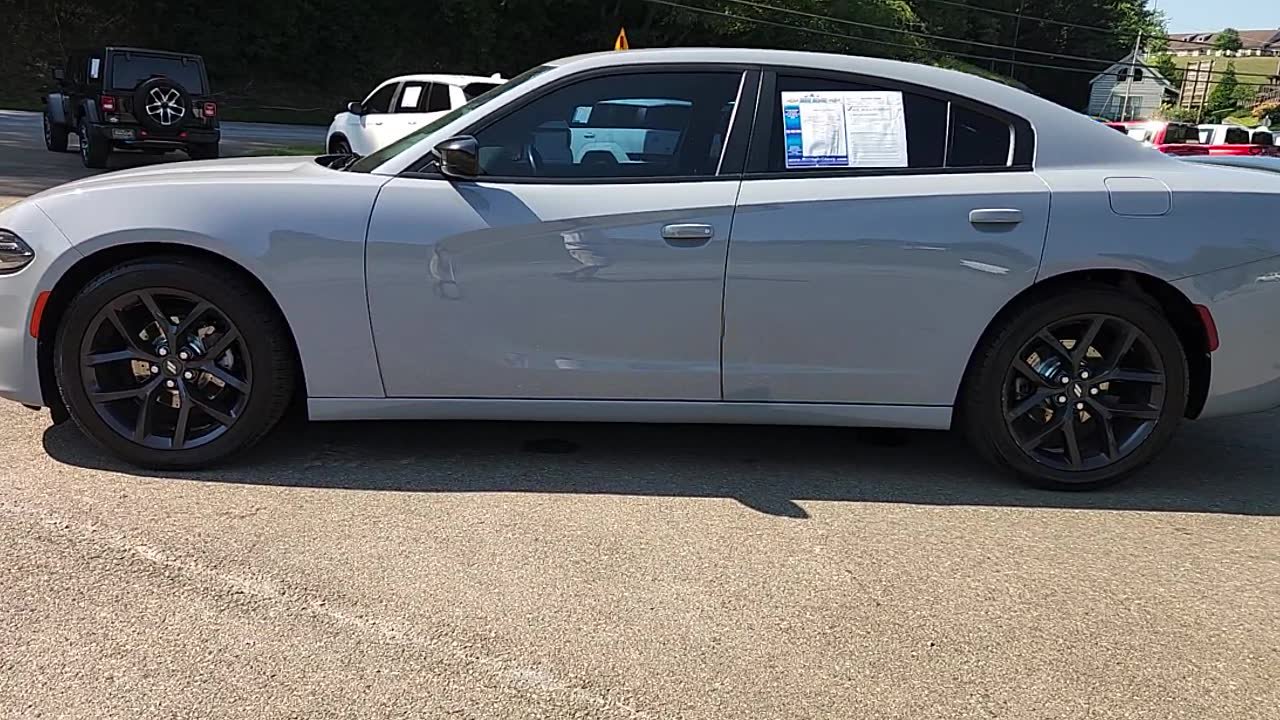 Used 2020 Dodge Charger SXT w/ Blacktop Package RWD image 3
