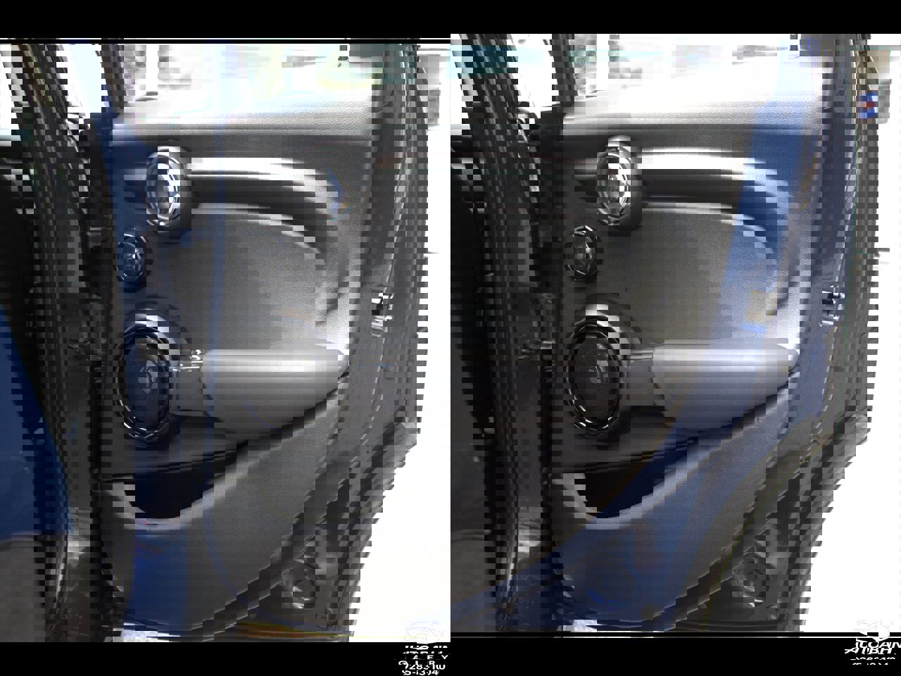 Used 2015 MINI Cooper 4-Door Hardtop w/ Premium Package image 30