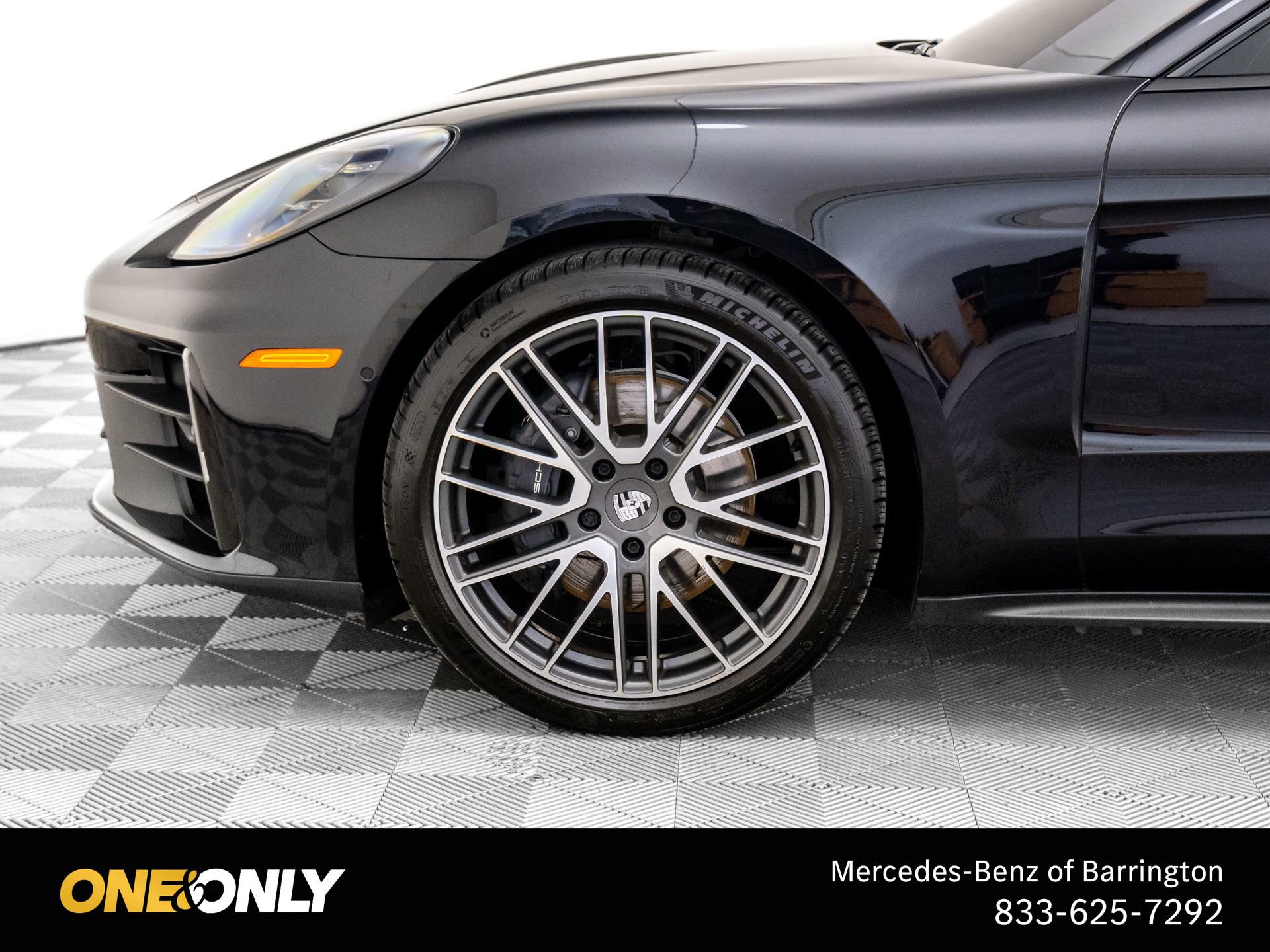 Used 2024 Porsche Panamera RWD image 37