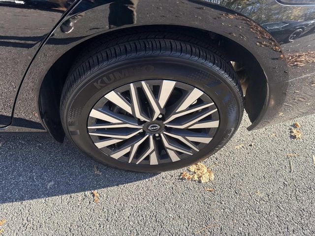 Used 2024 Nissan Altima 2.5 SV image 15