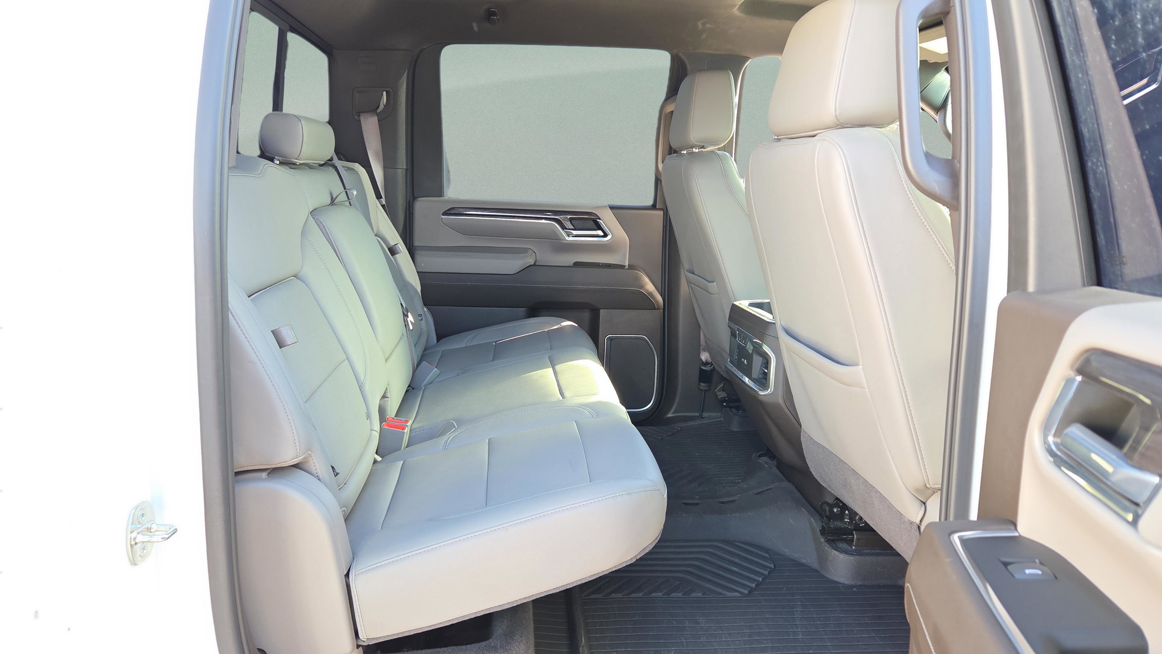 Used 2024 Chevrolet Silverado 2500 LTZ w/ LTZ Plus Package image 18