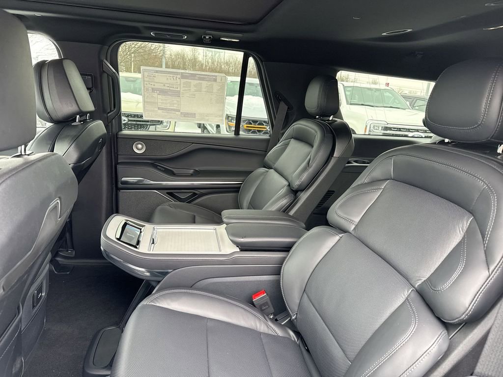 New 2026 Lincoln Navigator Reserve w/ Jet Appearance Package image 24