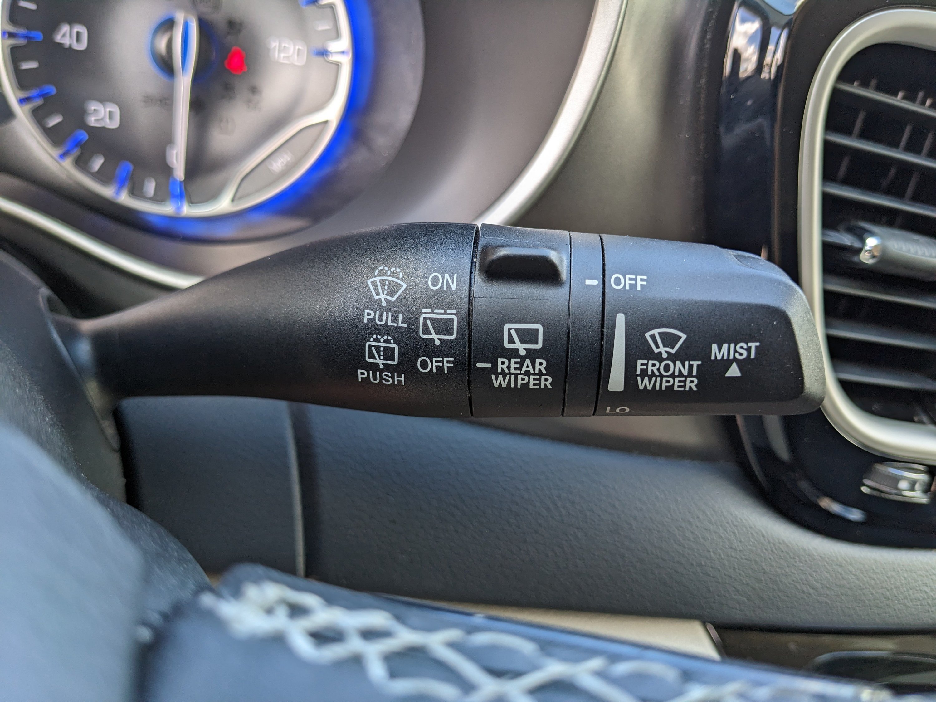 Used 2022 Chrysler Pacifica Touring-L FWD image 30