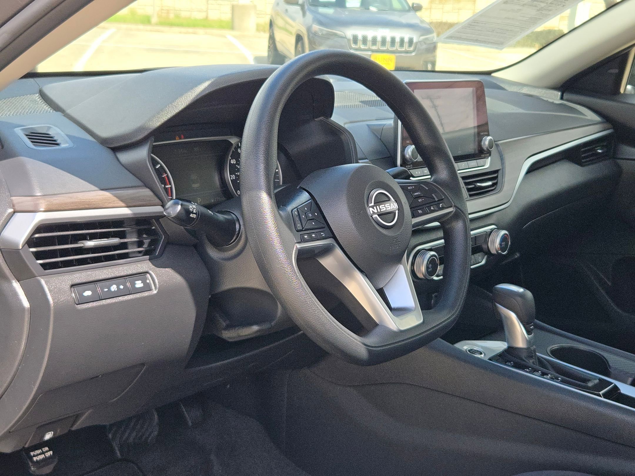 Certified 2025 Nissan Altima 2.5 SV image 10