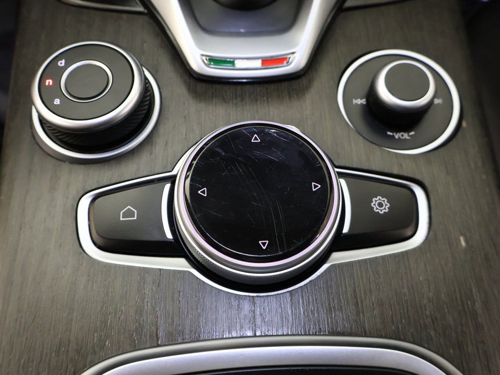 Used 2022 Alfa Romeo Stelvio Ti image 53