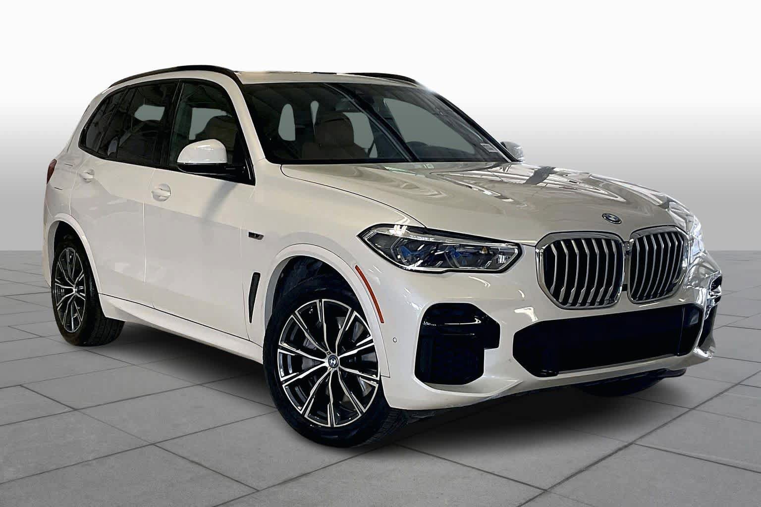 Used 2022 BMW X5 xDrive45e w/ M Sport Package image 2