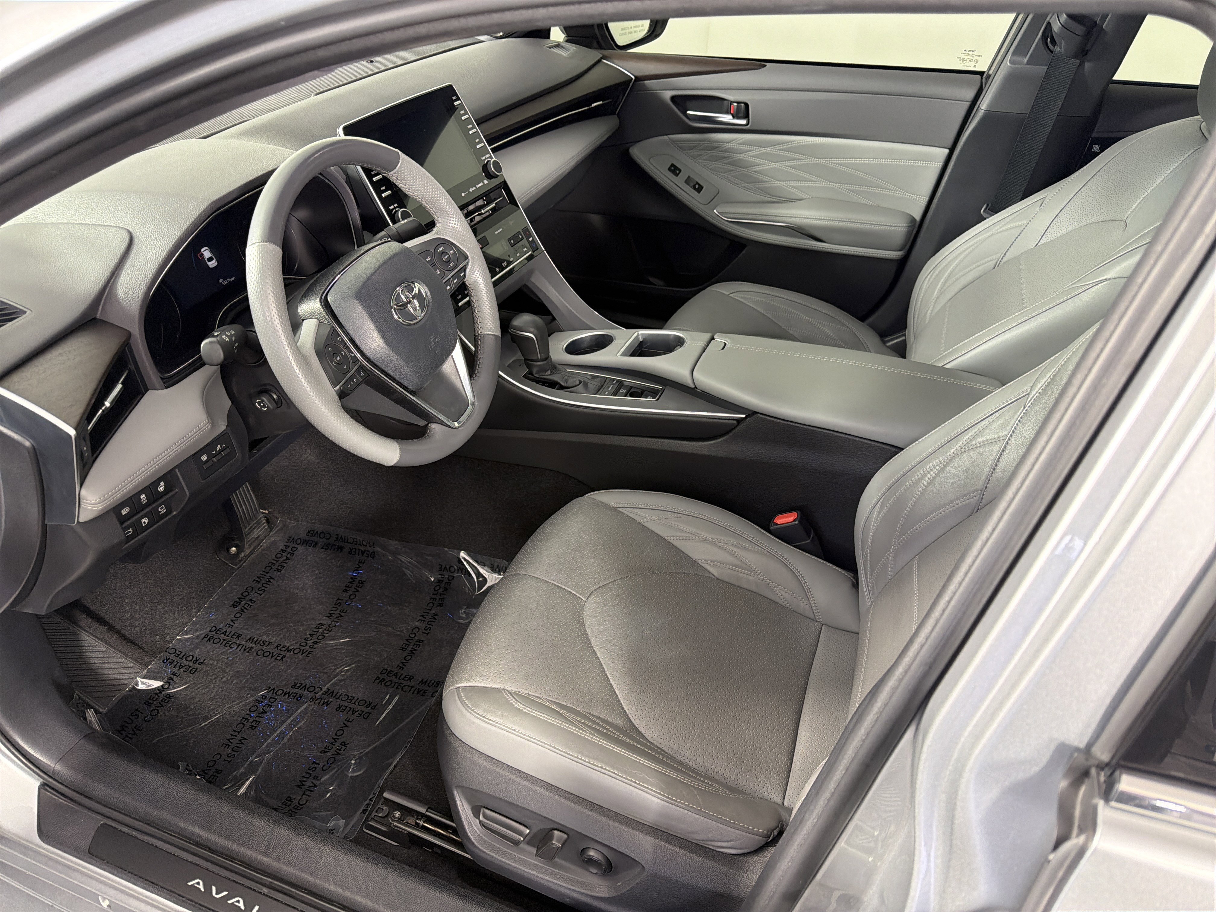 Used 2019 Toyota Avalon Limited w/ Advanced Safety Package FWD image 9