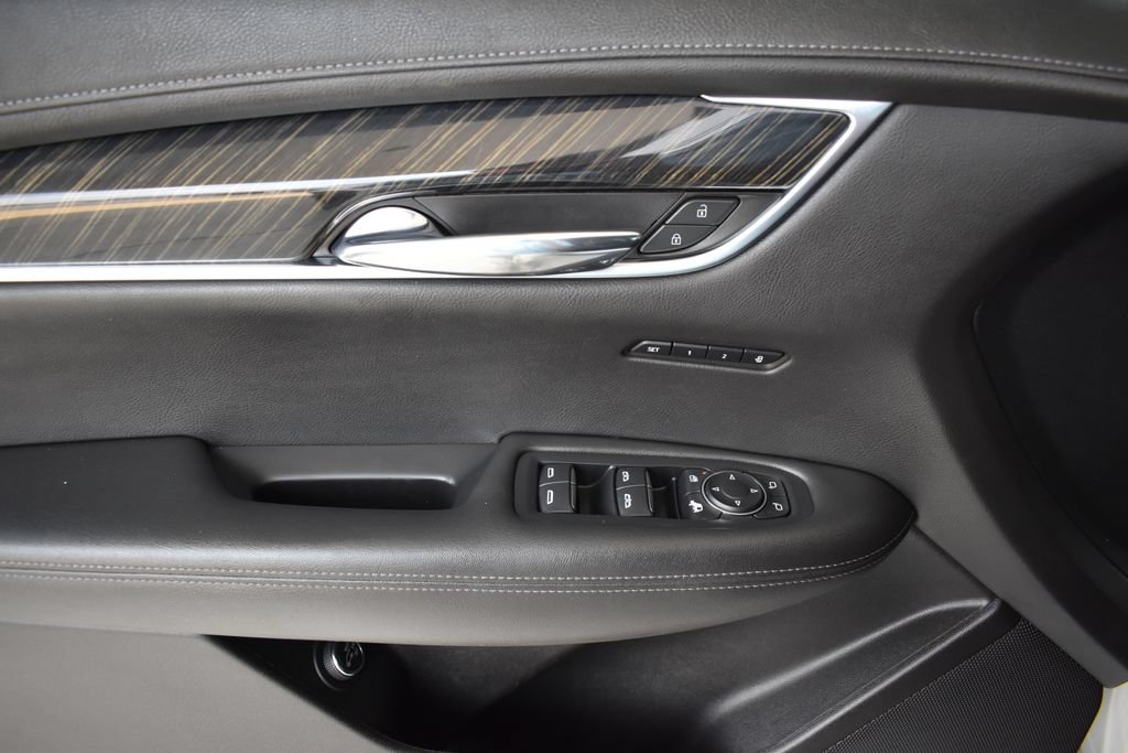 Used 2020 Cadillac XT6 Premium Luxury FWD image 21