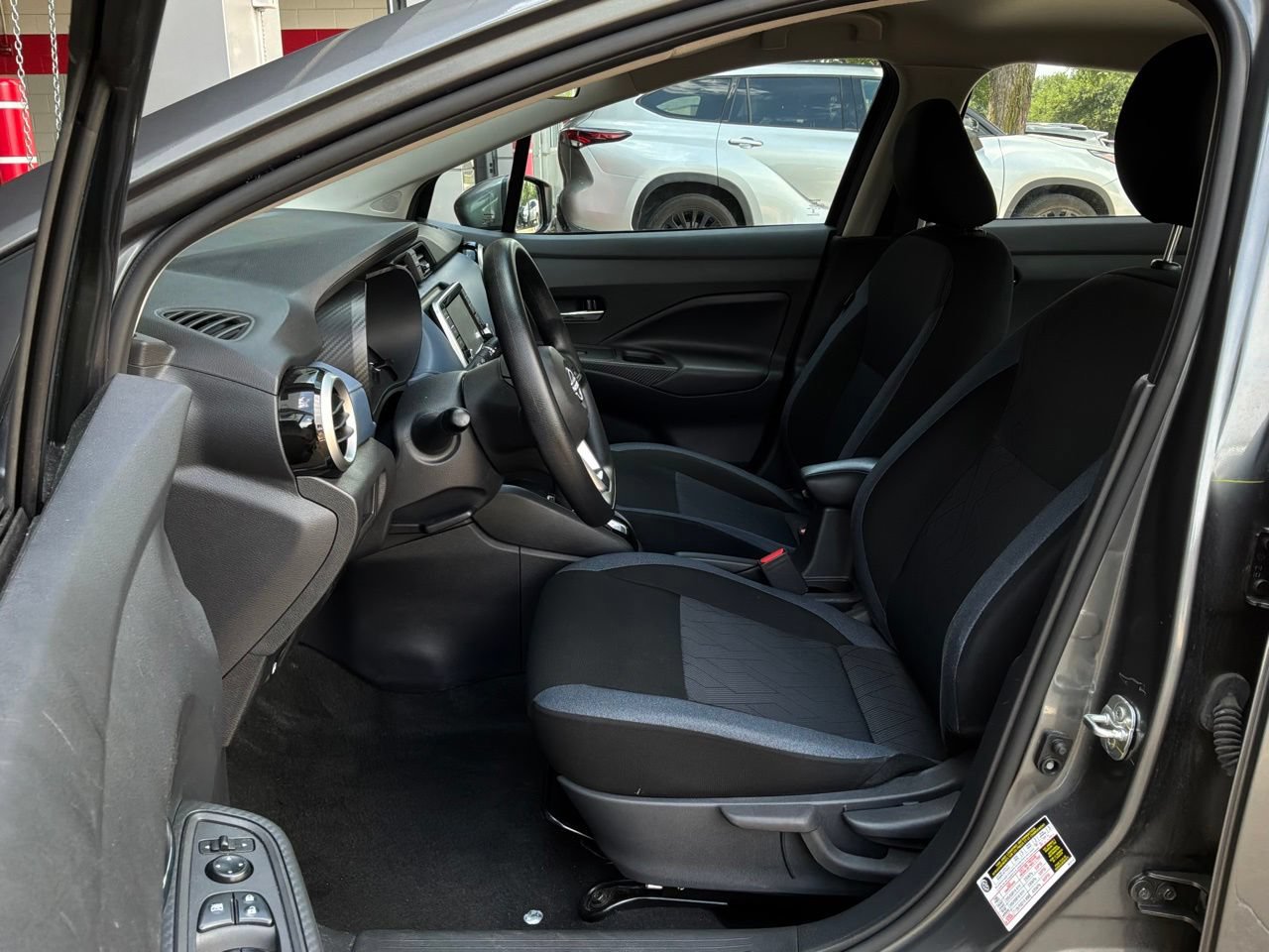 Used 2025 Nissan Versa SV FWD image 10