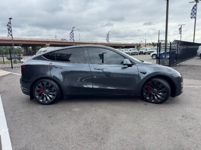 Used 2024 Tesla Model Y Performance image 4