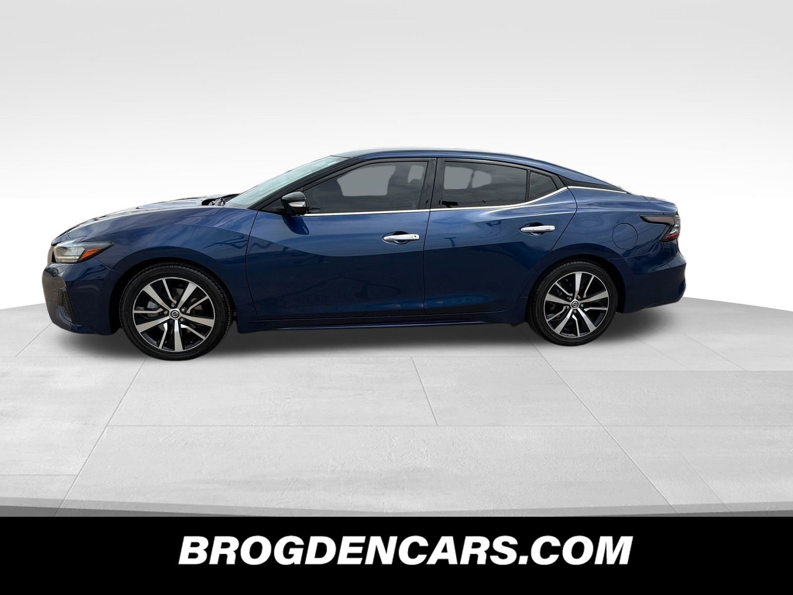 Used 2022 Nissan Maxima SV w/ Floor Mat Group FWD image 5