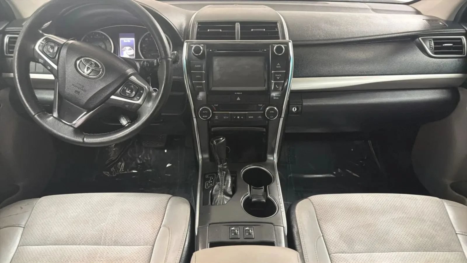 Used 2017 Toyota Camry XSE w/ Moonroof Package FWD image 15