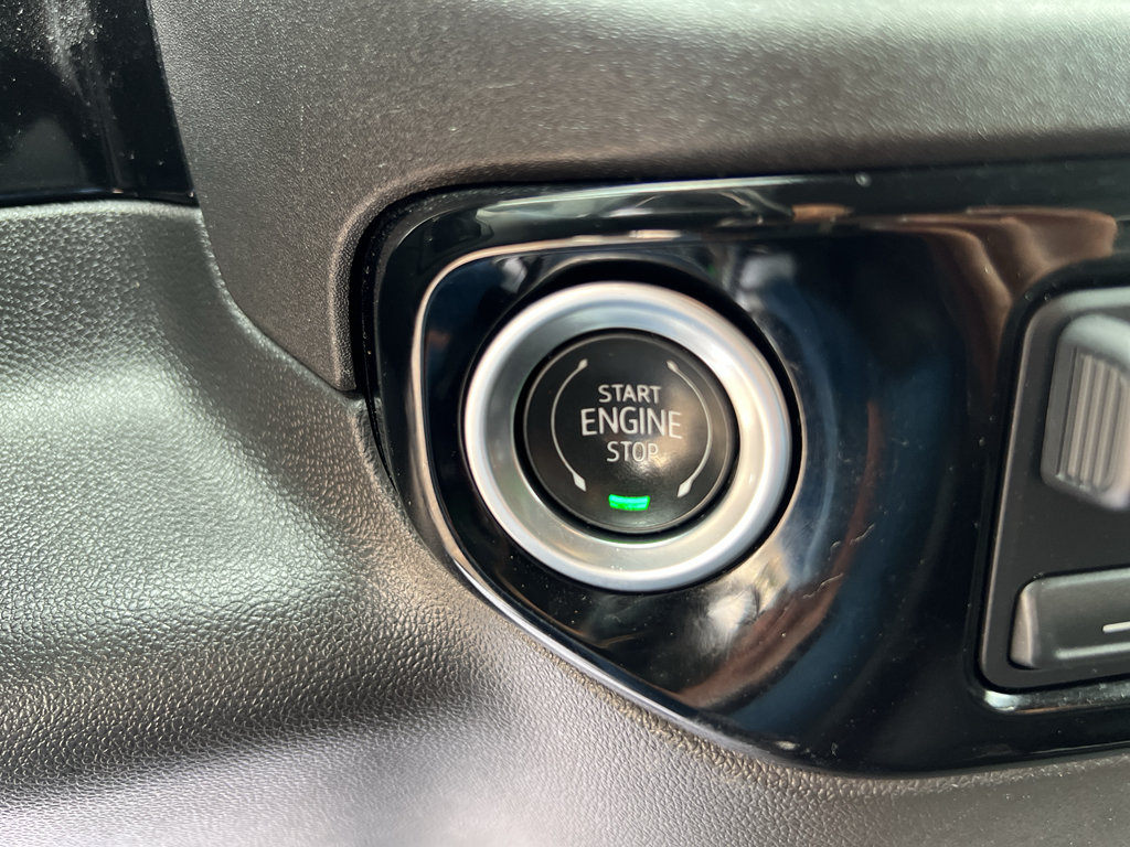 Used 2025 Chevrolet Silverado 1500 LT AWD/4WD image 17