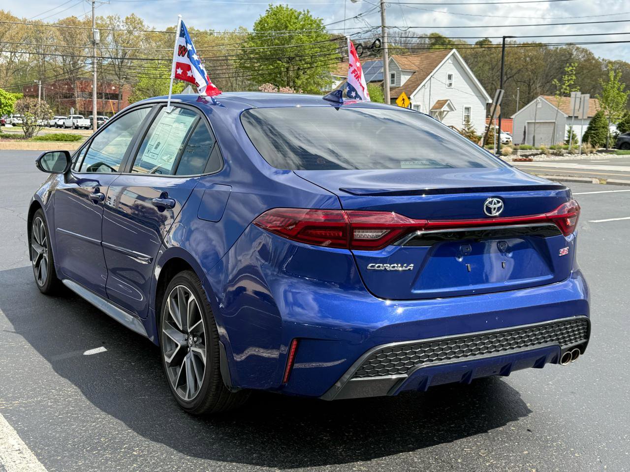 Used 2020 Toyota Corolla SE w/ SE Premium Package FWD image 7
