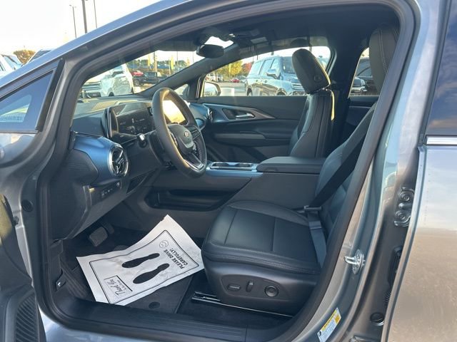 New 2026 Chevrolet Equinox EV LT image 16
