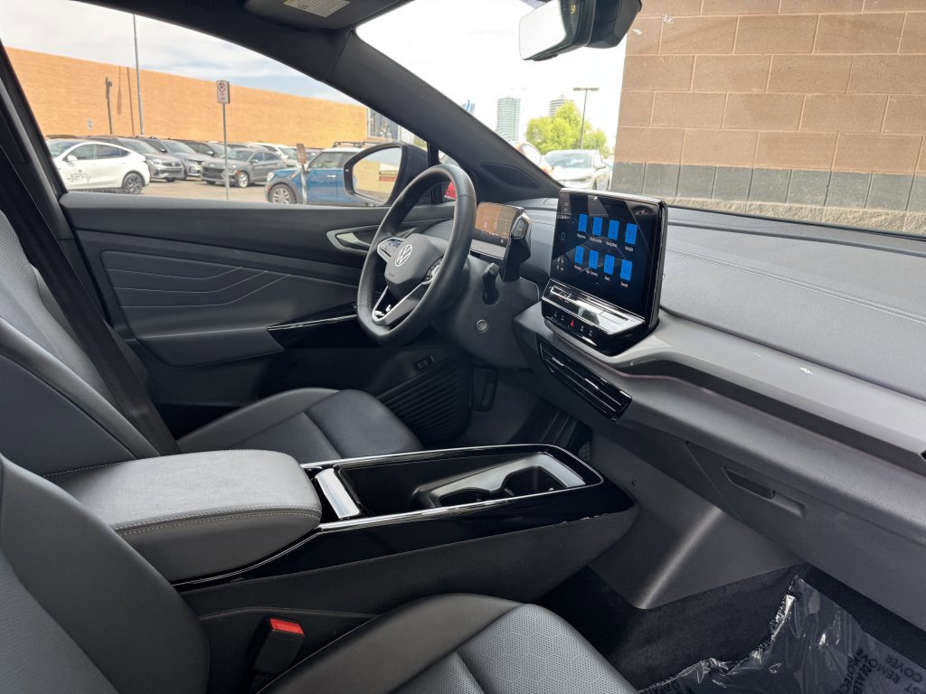 Used 2023 Volkswagen ID.4 S image 38
