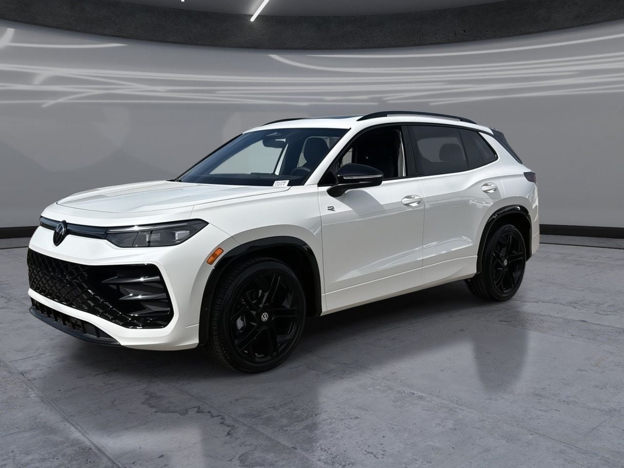 New 2026 Volkswagen Tiguan SE R-Line FWD image 3