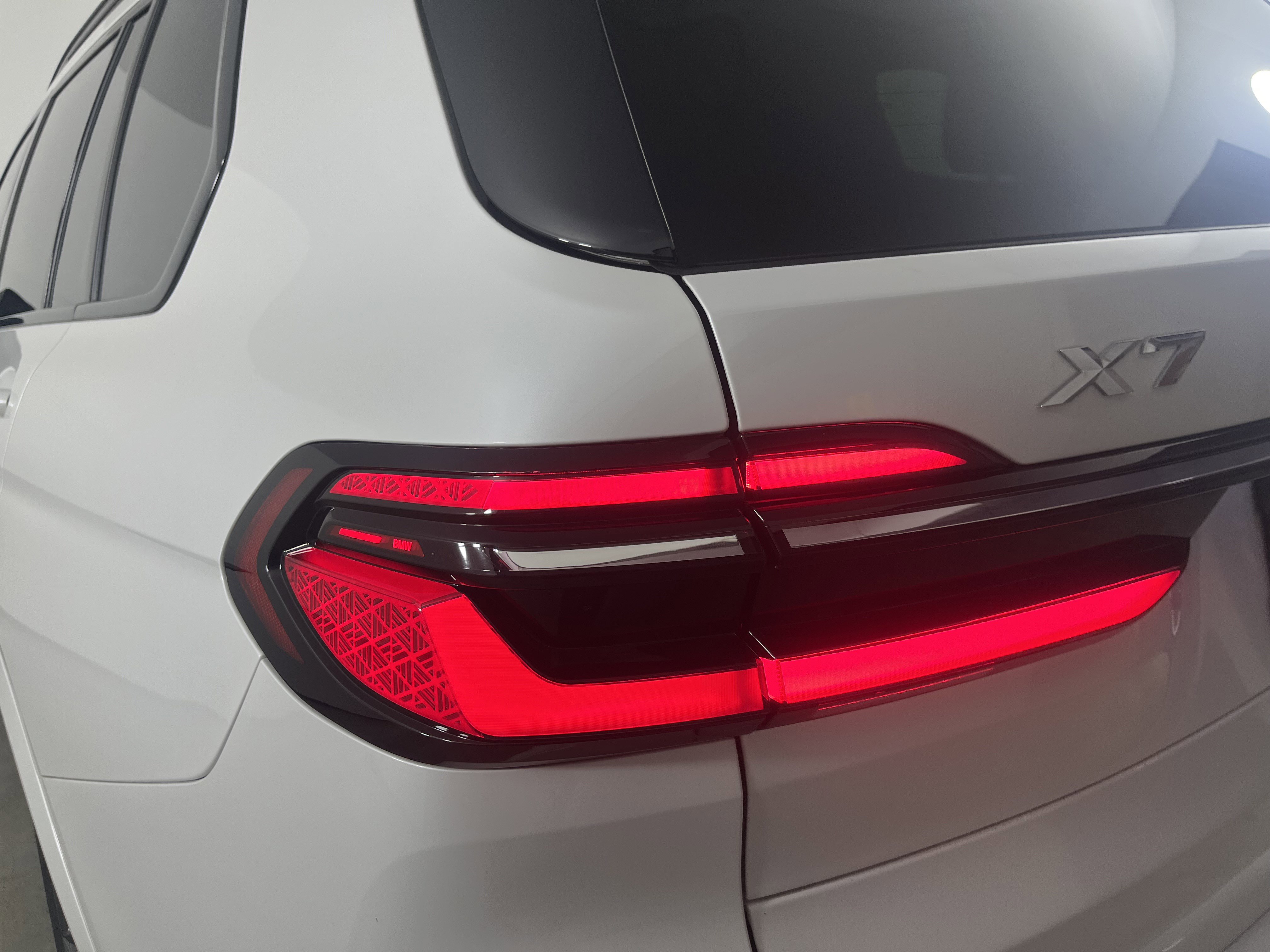 Used 2023 BMW X7 xDrive40i w/ M Sport Package image 26