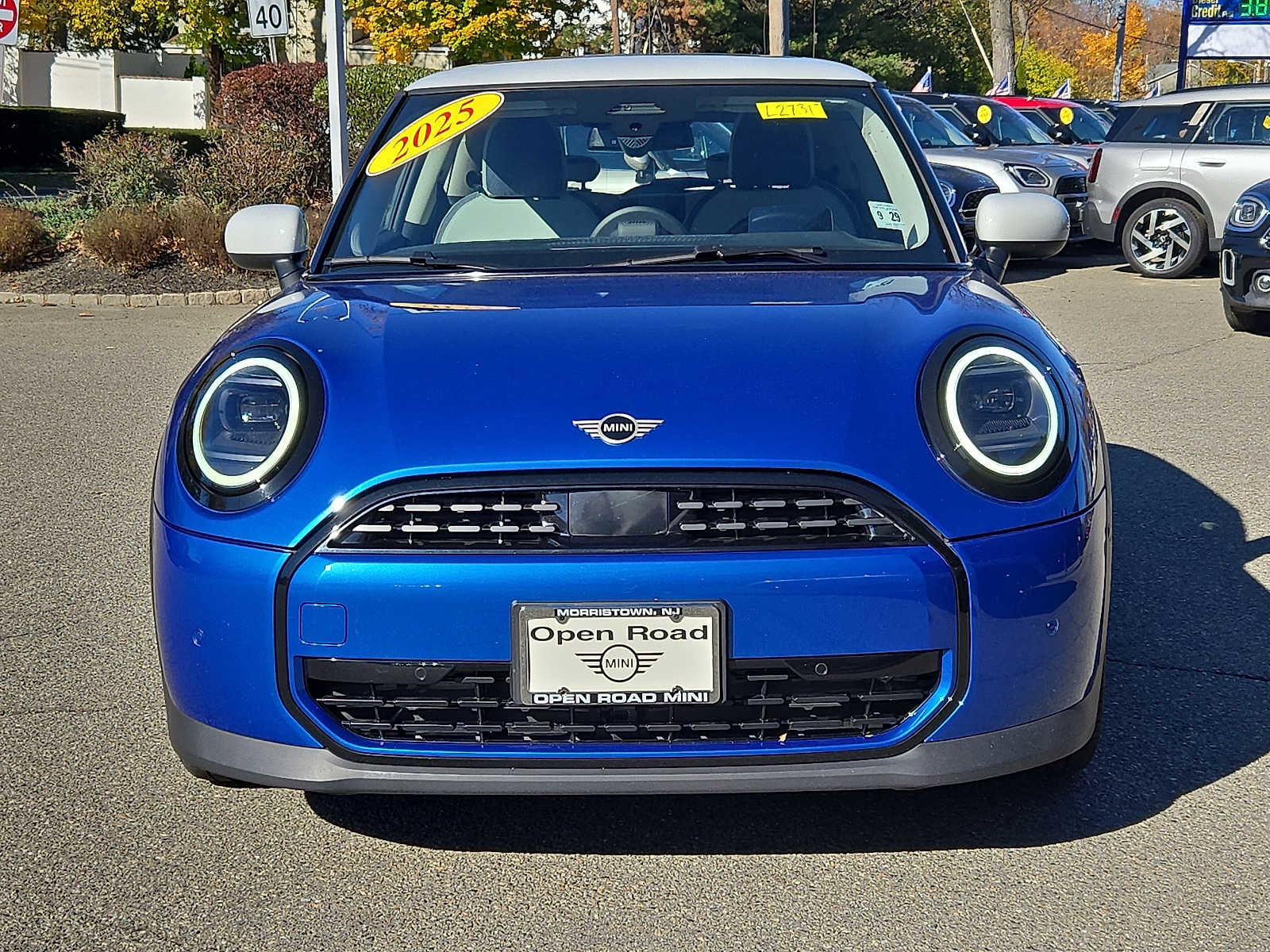Used 2025 MINI Cooper 2-Door Hardtop image 2