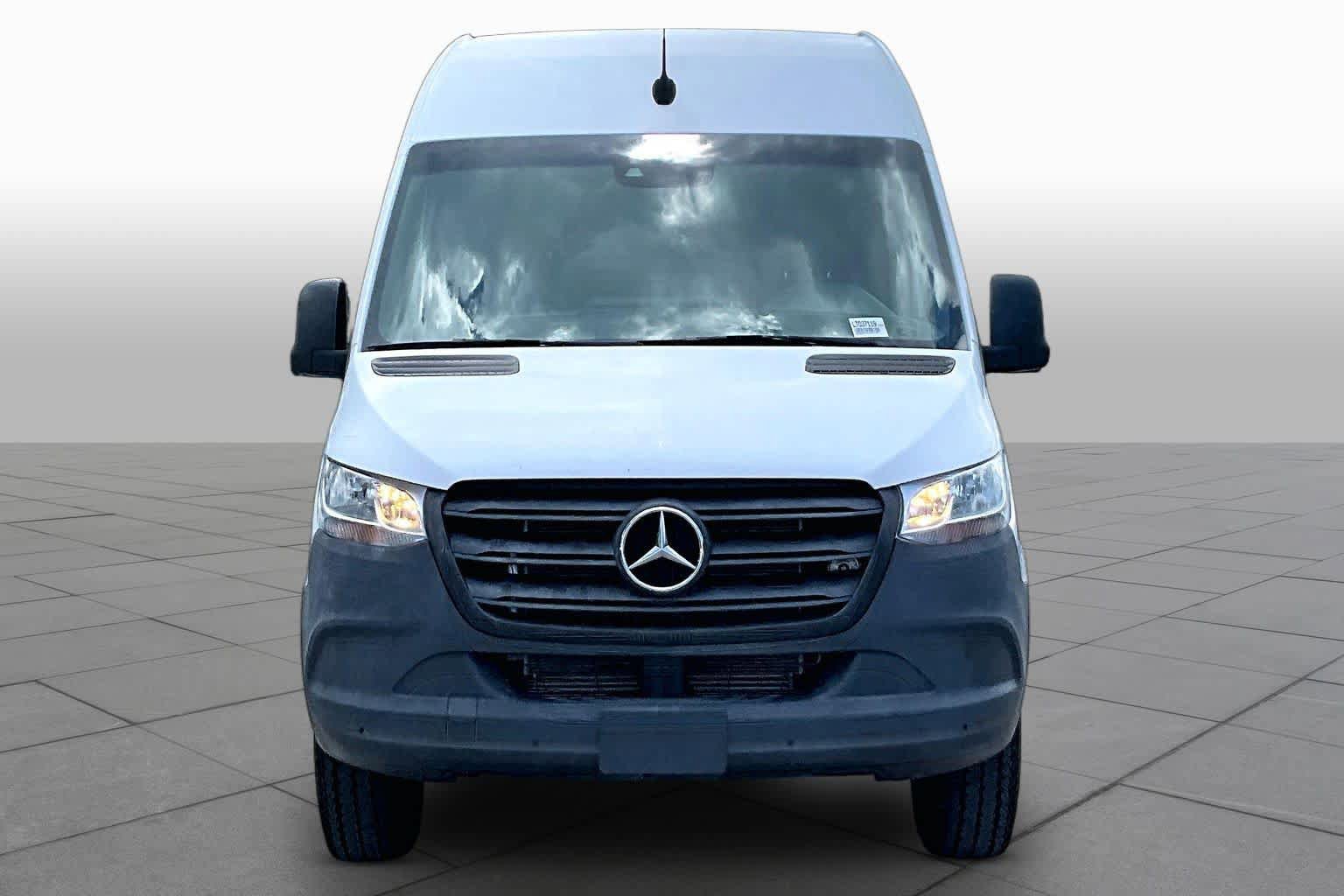 Used 2020 Mercedes-Benz Sprinter 2500 image 4