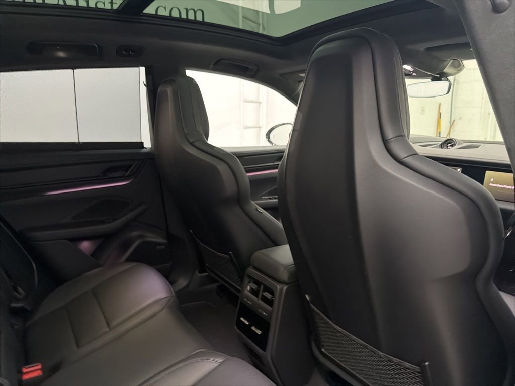 Used 2025 Porsche Macan Turbo Electric AWD/4WD image 25