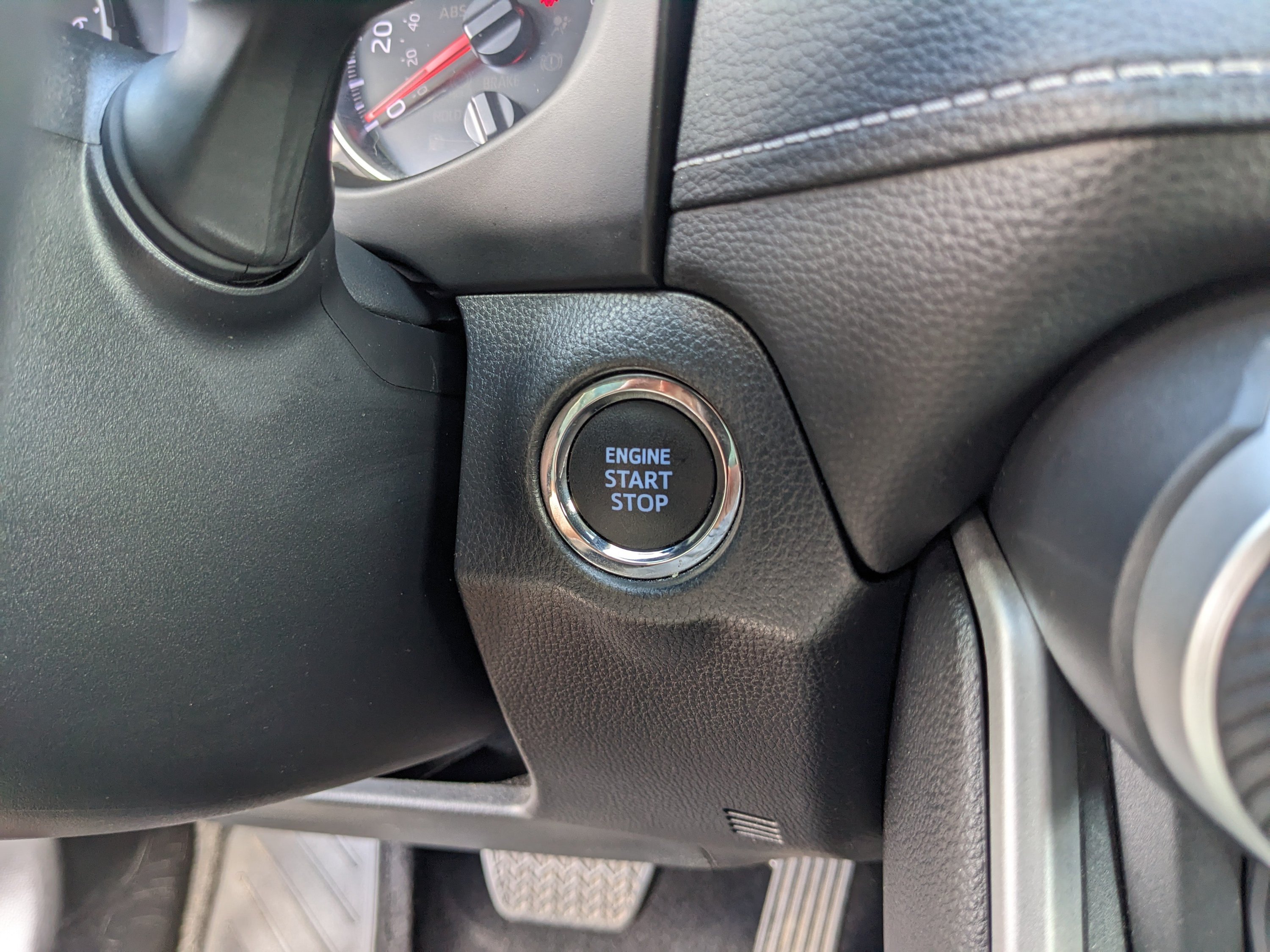 Used 2022 Toyota RAV4 XLE FWD image 29