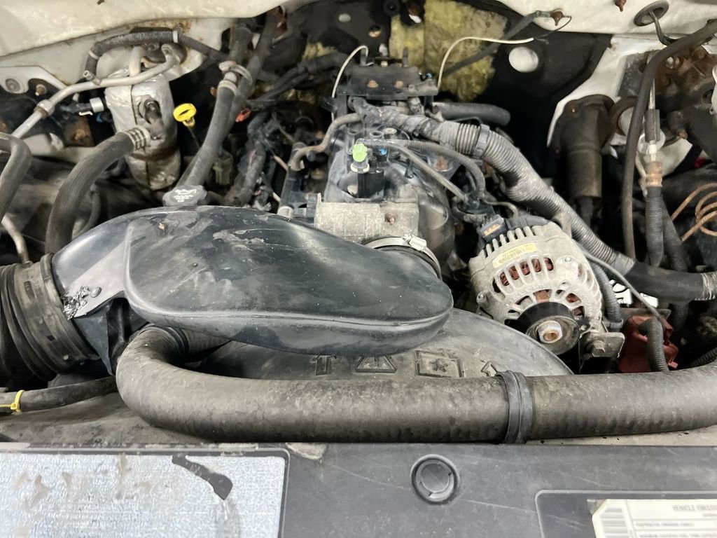 Used 2003 Chevrolet Silverado 2500 LS AWD/4WD image 21